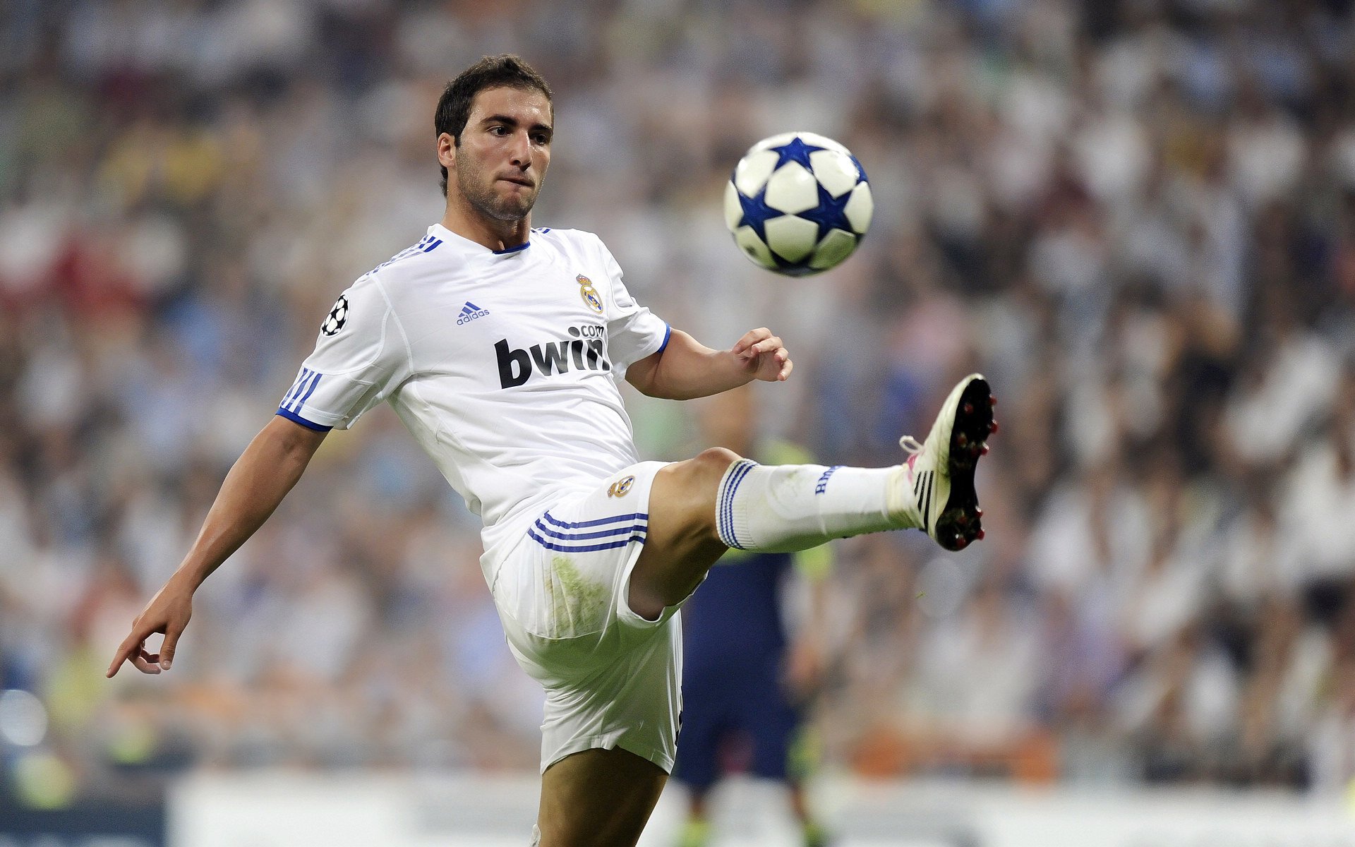 德甲壮观场面：速度与力量的激情碰撞，德甲冲刺速度最快球员